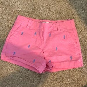 Pink vineyard vines girl shorts!